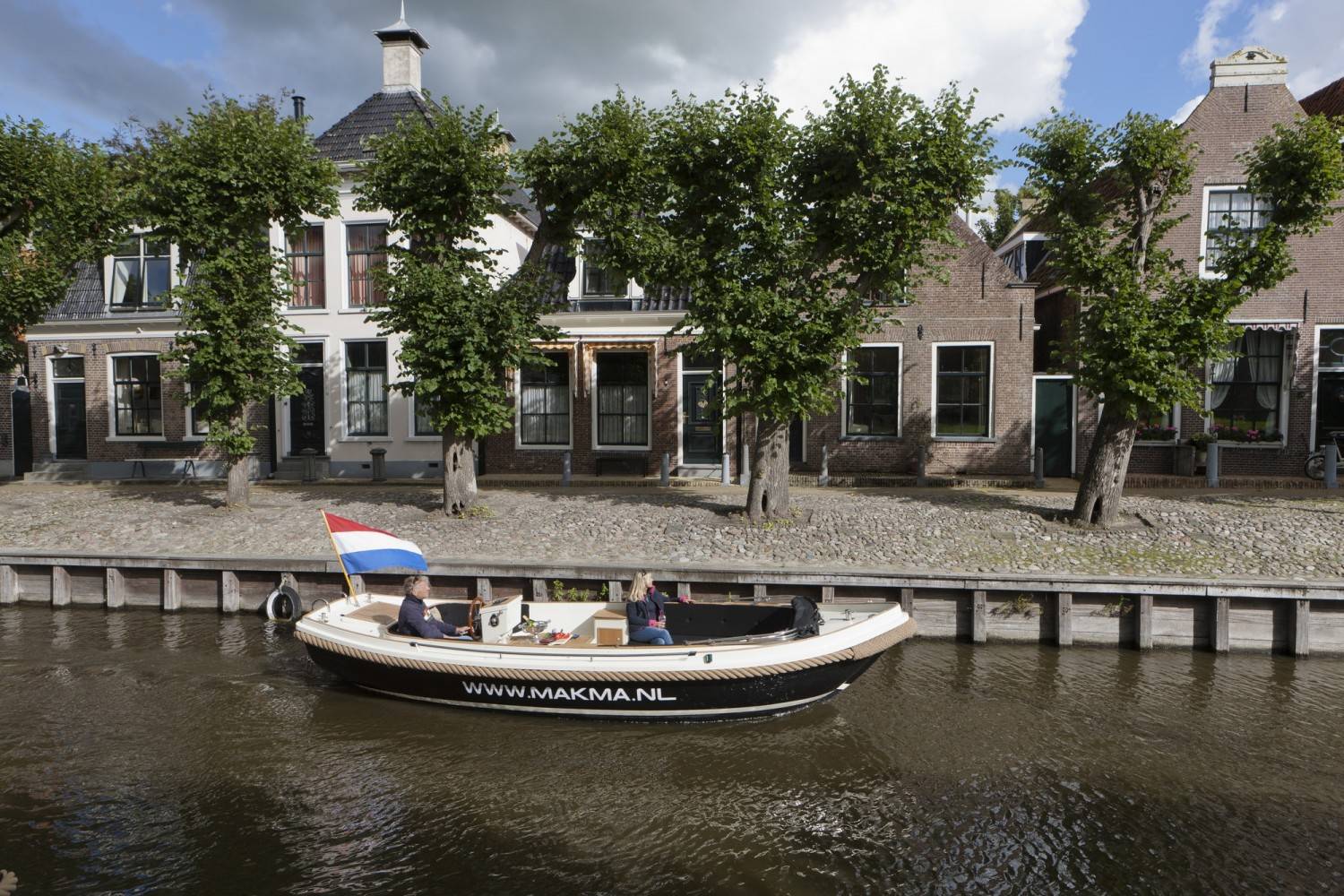 Makma Loungevlet van JFT Watersport in Sneek